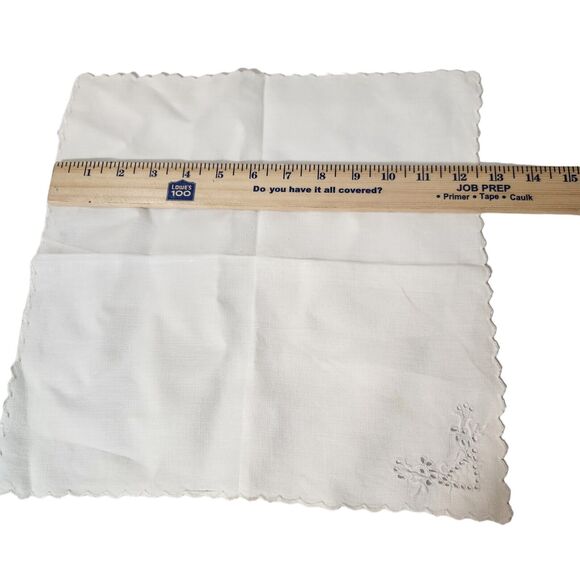 SET OF 6 VTG 1970s HANKIE WHITE EMBROIDERED SCALLOPED BRIDAL WEDDING FLORAL - Picture 4 of 4